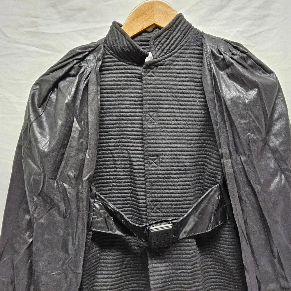 Disney Store Kylo Ren Costume Kids Size 5/6 Black Star Wars Sith Cape Set - Picture 2 of 13